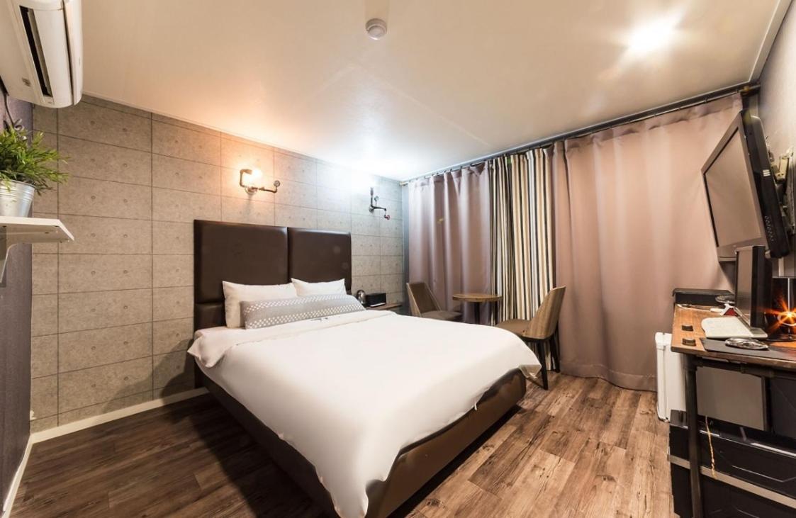 71 Street Motel Suwon Exteriör bild